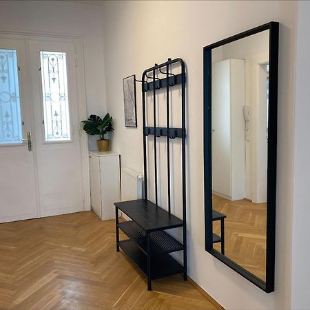 Cosy Apartment In Mariahilf Close To Citycenter Wenen Buitenkant foto